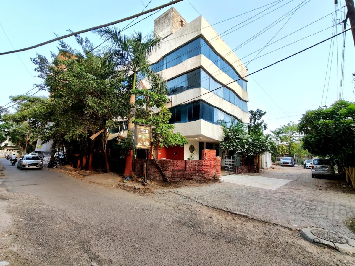 The Sky Imperial Hotel Yahvi Vadodara Exterior photo