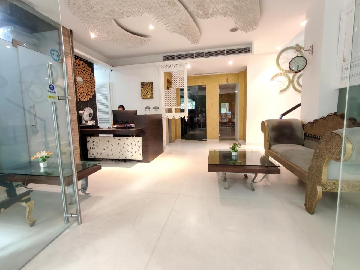 The Sky Imperial Hotel Yahvi Vadodara Exterior photo